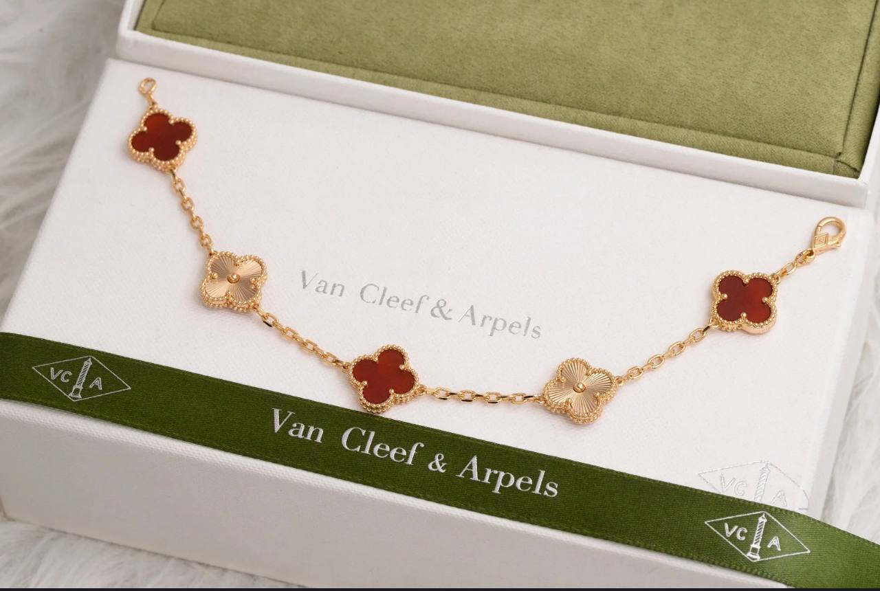 Van Cleef & Arpels Sweet Alhambra 戒指