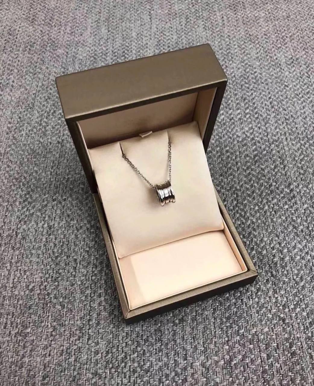 Van Cleef & Arpels Frivole 项链