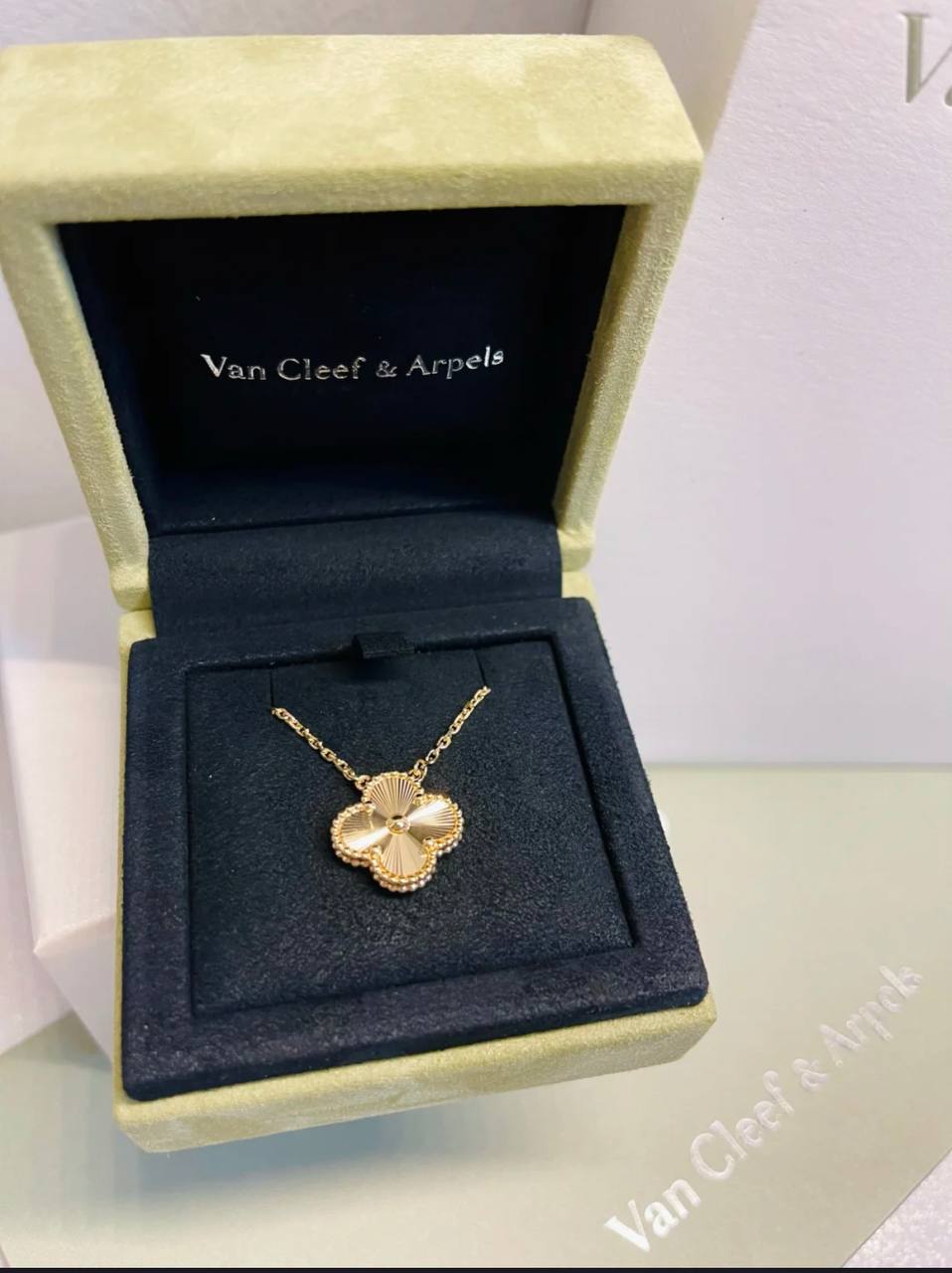Van Cleef & Arpels Alhambra 项链